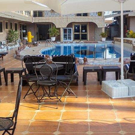 Lou Ralph Hotel Acra Exterior foto