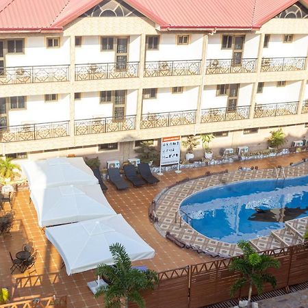 Lou Ralph Hotel Acra Exterior foto