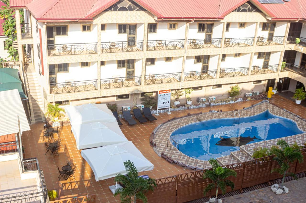Lou Ralph Hotel Acra Exterior foto